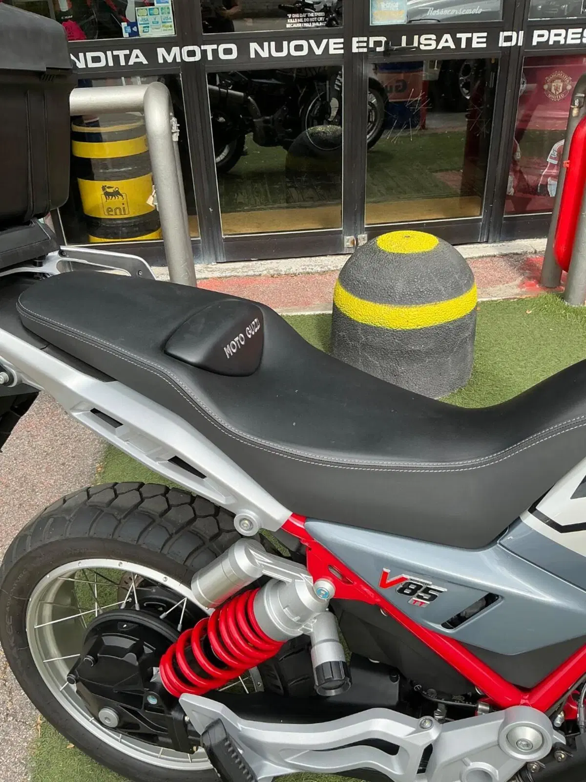 Moto Guzzi V85 TT (2024 - 26) (7)