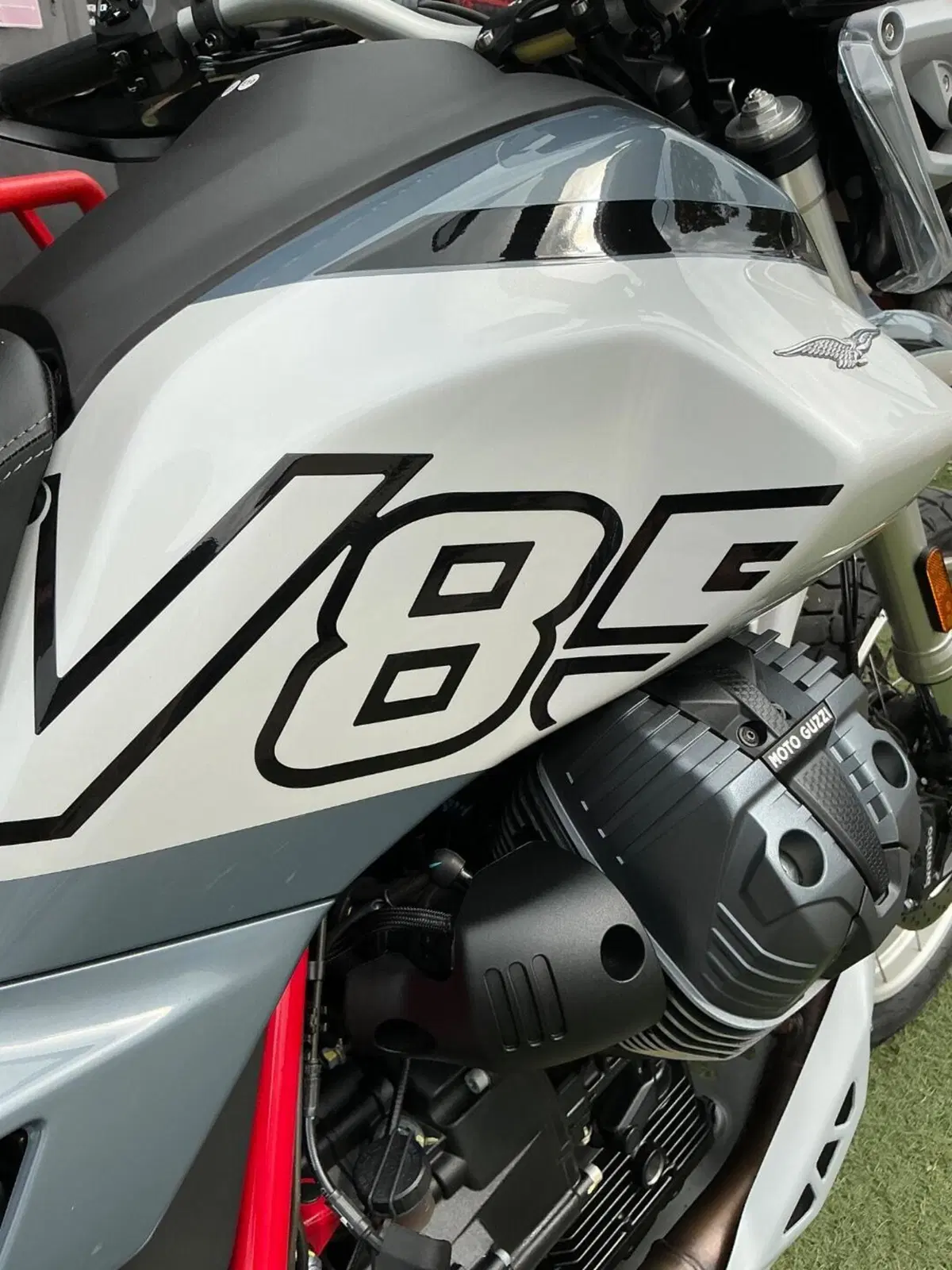 Moto Guzzi V85 TT (2024 - 26) (12)