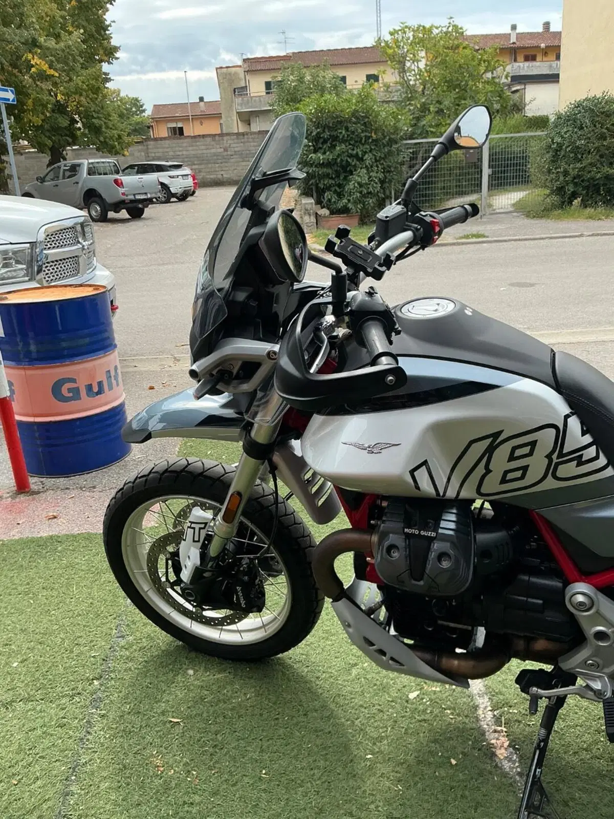 Moto Guzzi V85 TT (2024 - 26) (13)