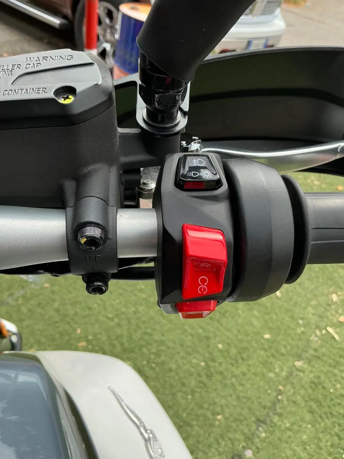 Moto Guzzi V85 TT (2024 - 26) (18)