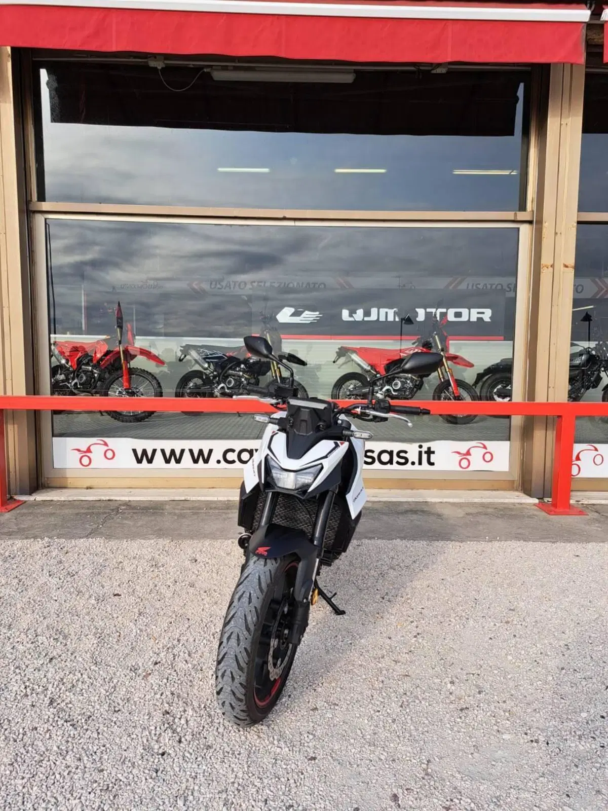 Honda CB 750 Hornet (2025) (2)