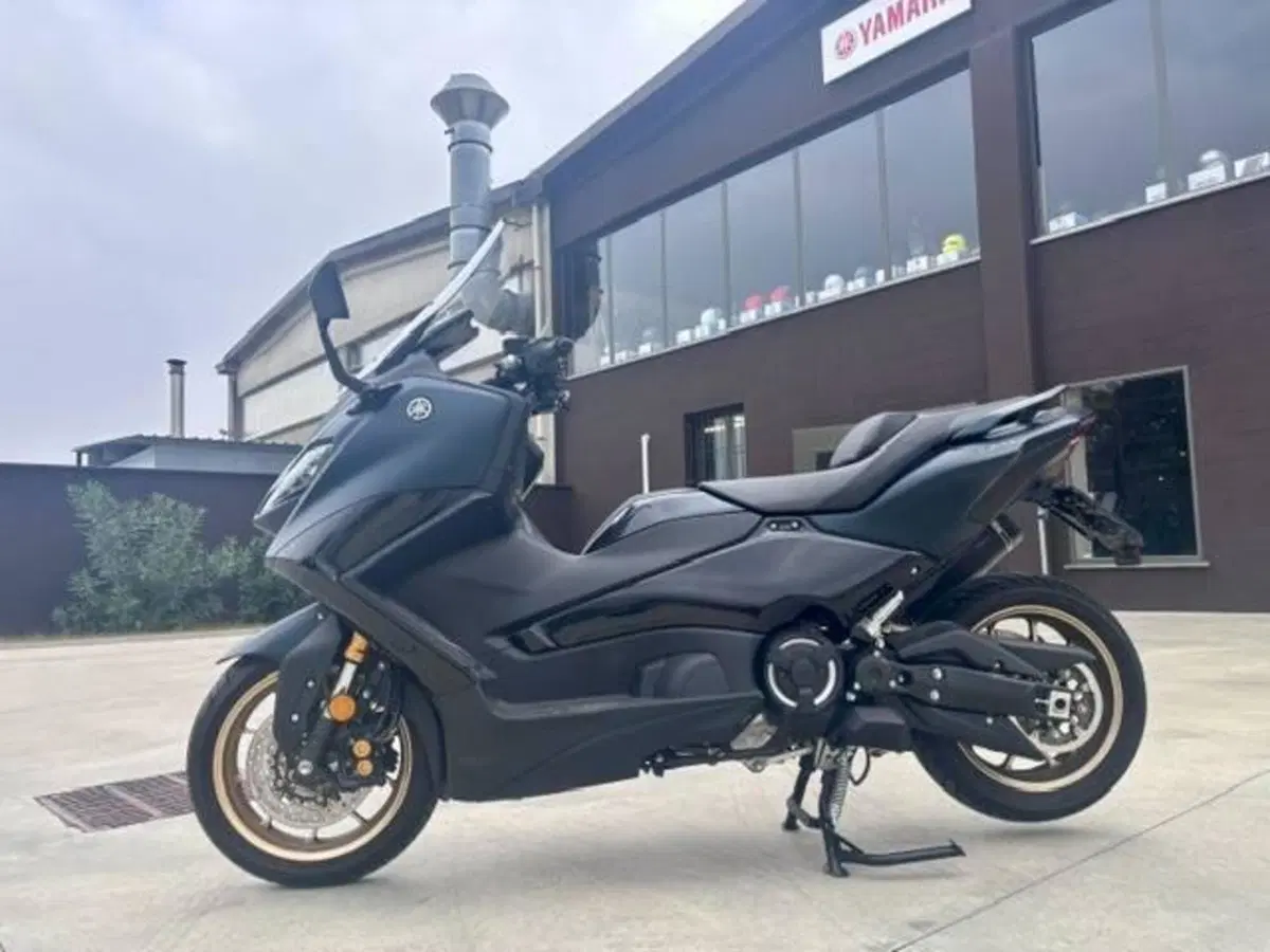Yamaha T-Max 560 Tech Max (2022 - 24)