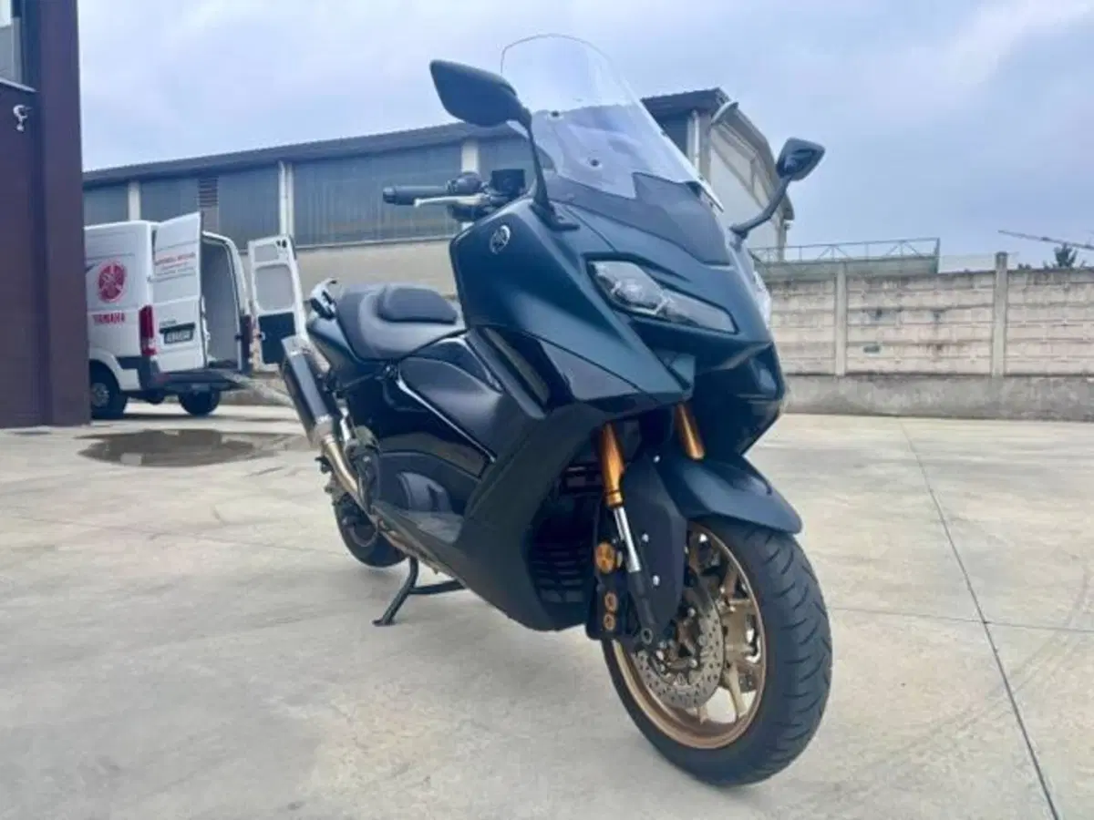 Yamaha T-Max 560 Tech Max (2022 - 24) (3)