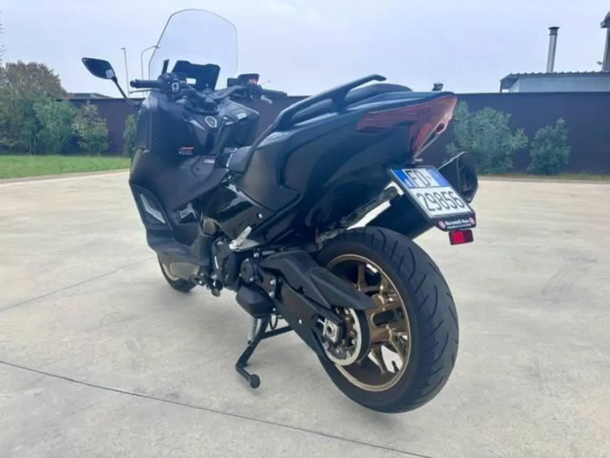 Yamaha T-Max 560 Tech Max (2022 - 24) (6)