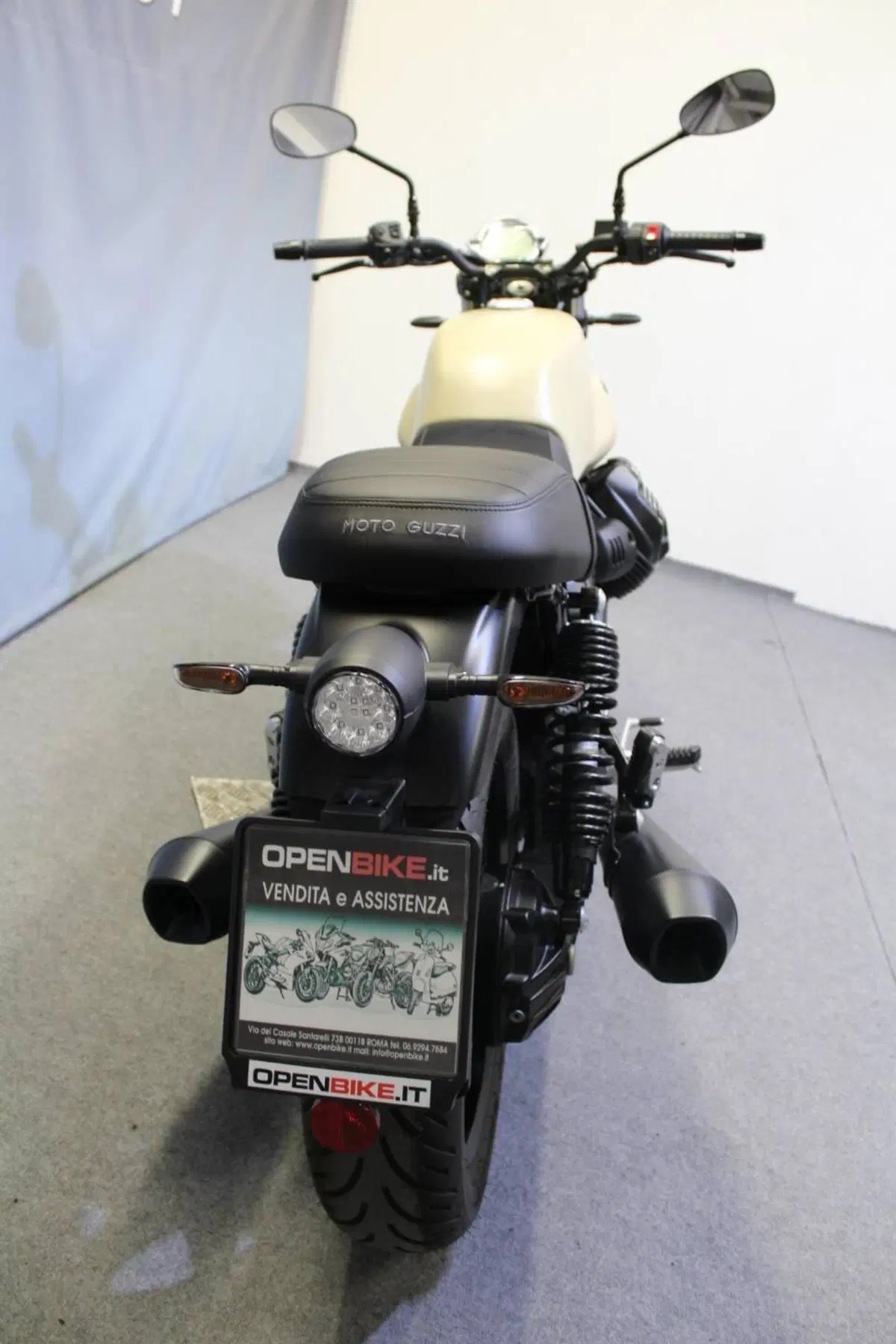 Moto Guzzi V7 Stone (2025 - 26) (5)