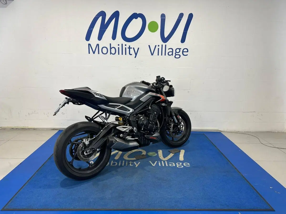Triumph Street Triple 765 RS (2023 - 26) (2)
