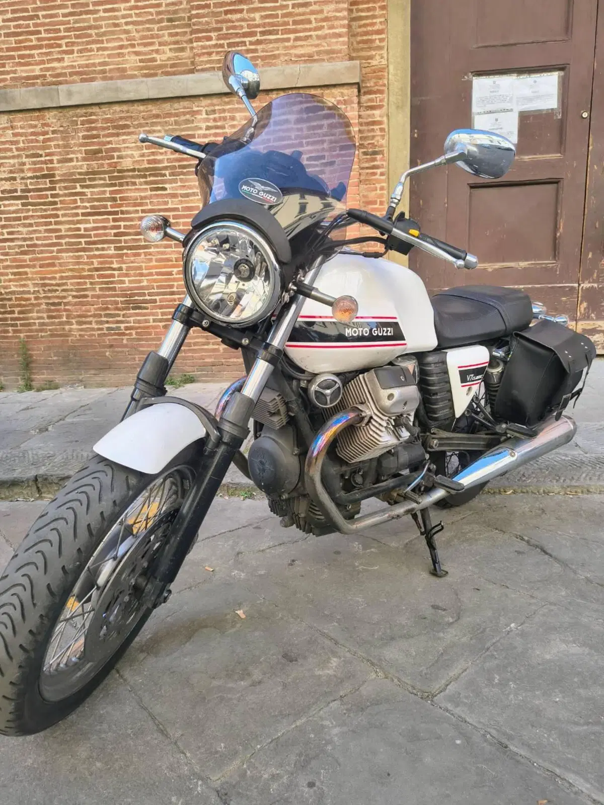 Moto Guzzi V7 Classic (2008 - 12) (2)