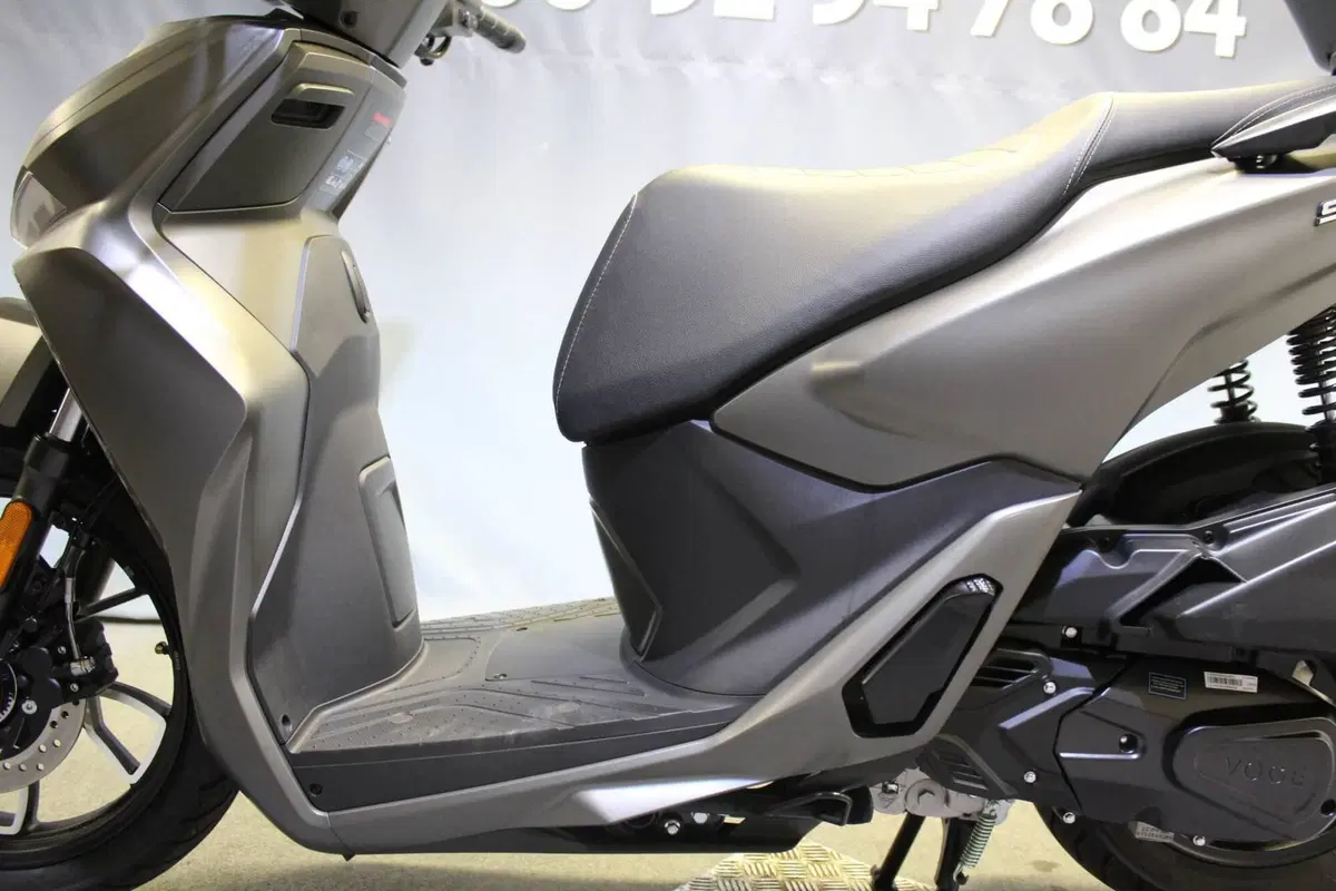 Voge Sfida SR16 200 (2025 - 26) (16)