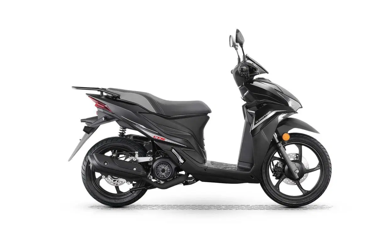 LTS 125S, il nuovo ruote alte QJ Motor che sfida il traffico (e i prezzi) in città (4)