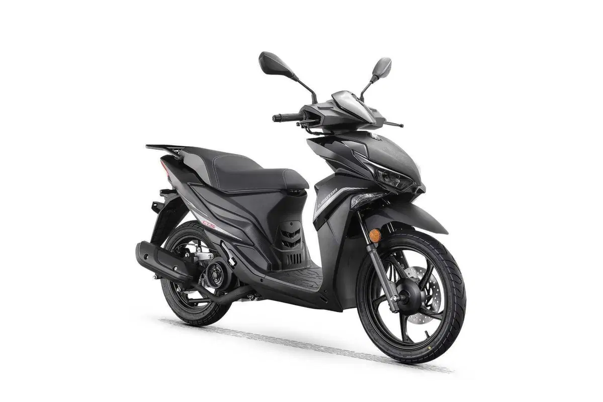 LTS 125S, il nuovo ruote alte QJ Motor che sfida il traffico (e i prezzi) in città (5)