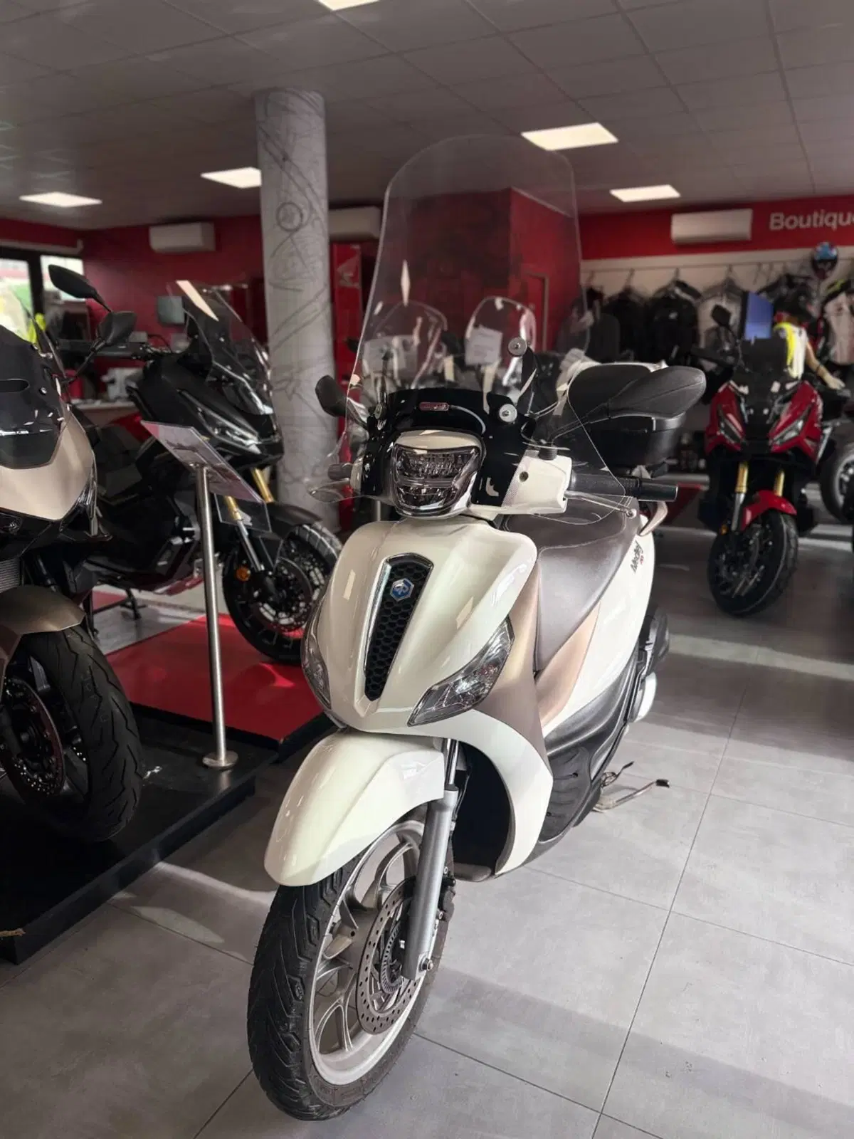 Piaggio Medley 150 ABS (2021 - 25) (2)