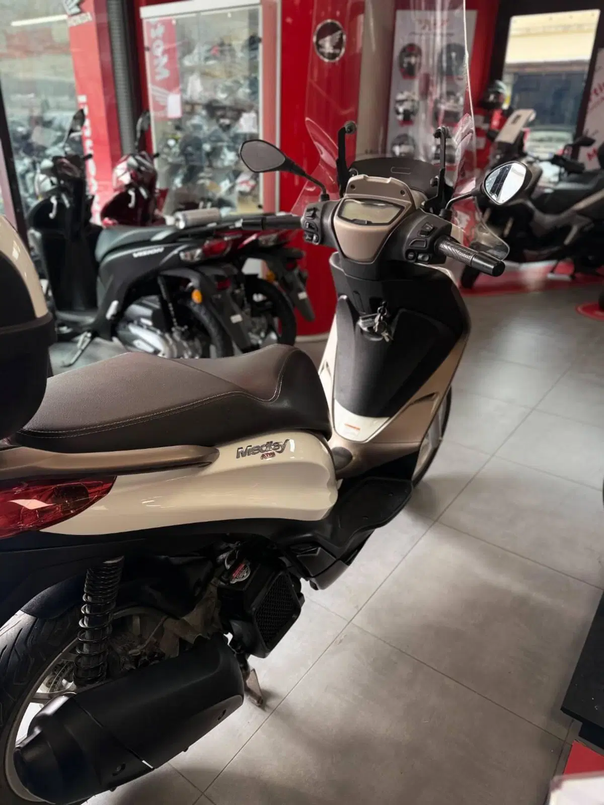 Piaggio Medley 150 ABS (2021 - 25) (5)