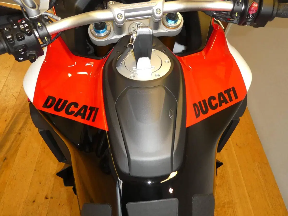 Ducati Multistrada V4 Pikes Peak (2021 - 24) (4)