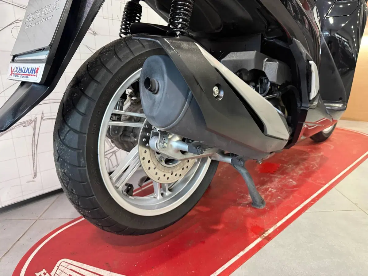 Honda SH 350 (2021 - 24) (12)