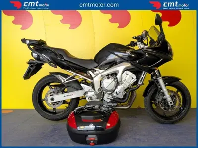 Yamaha FZS 600 Fazer (2003 - 04) usata