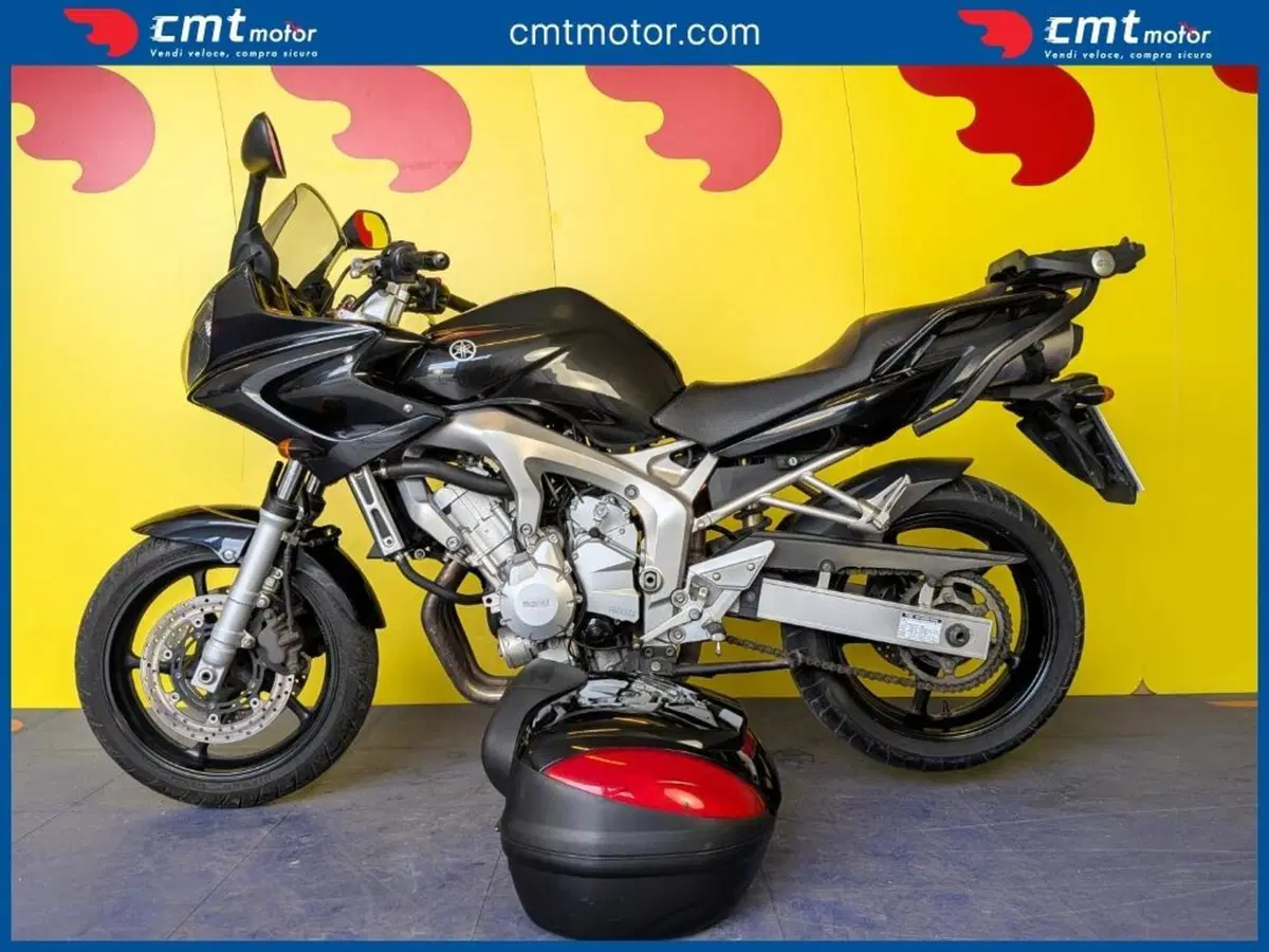 Yamaha FZS 600 Fazer (2003 - 04) (3)