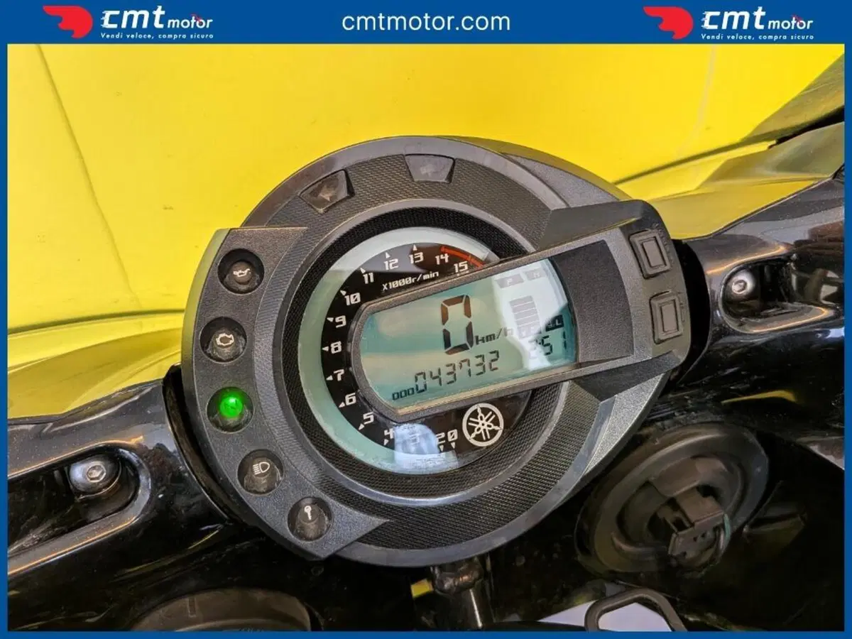 Yamaha FZS 600 Fazer (2003 - 04) (5)