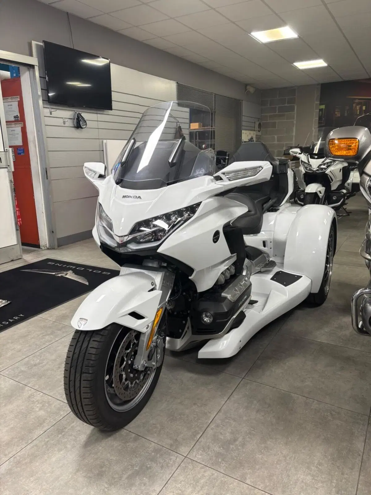 Honda GL 1800 Gold Wing Tour 50° Anniversario (2025 - 26) (9)