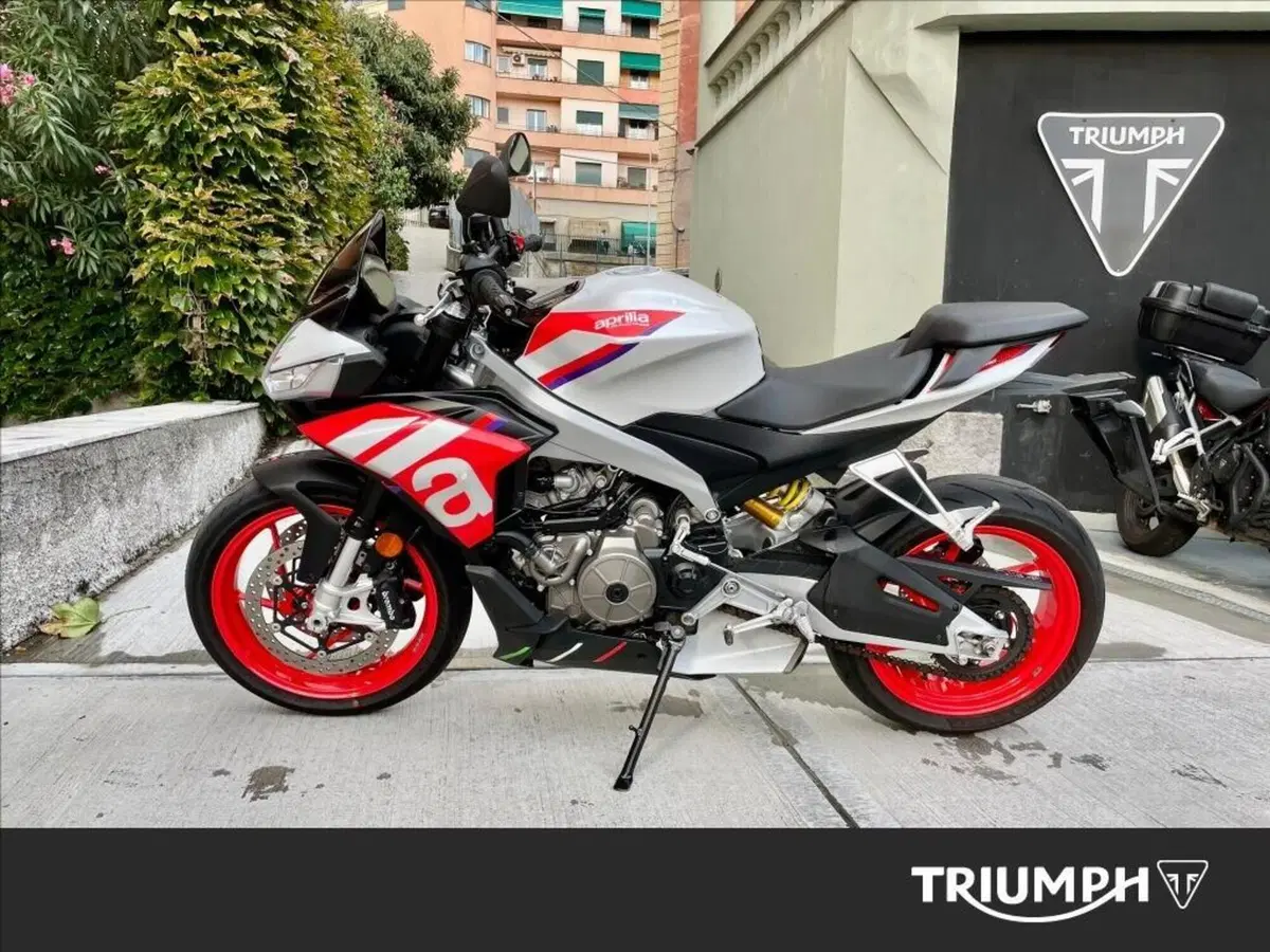 Aprilia Tuono 660 Factory (2022 - 24) (5)