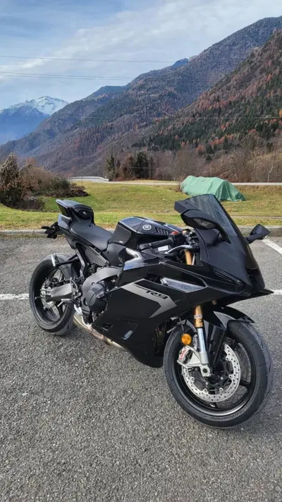Yamaha YZF R9 (2025 - 26) usata
