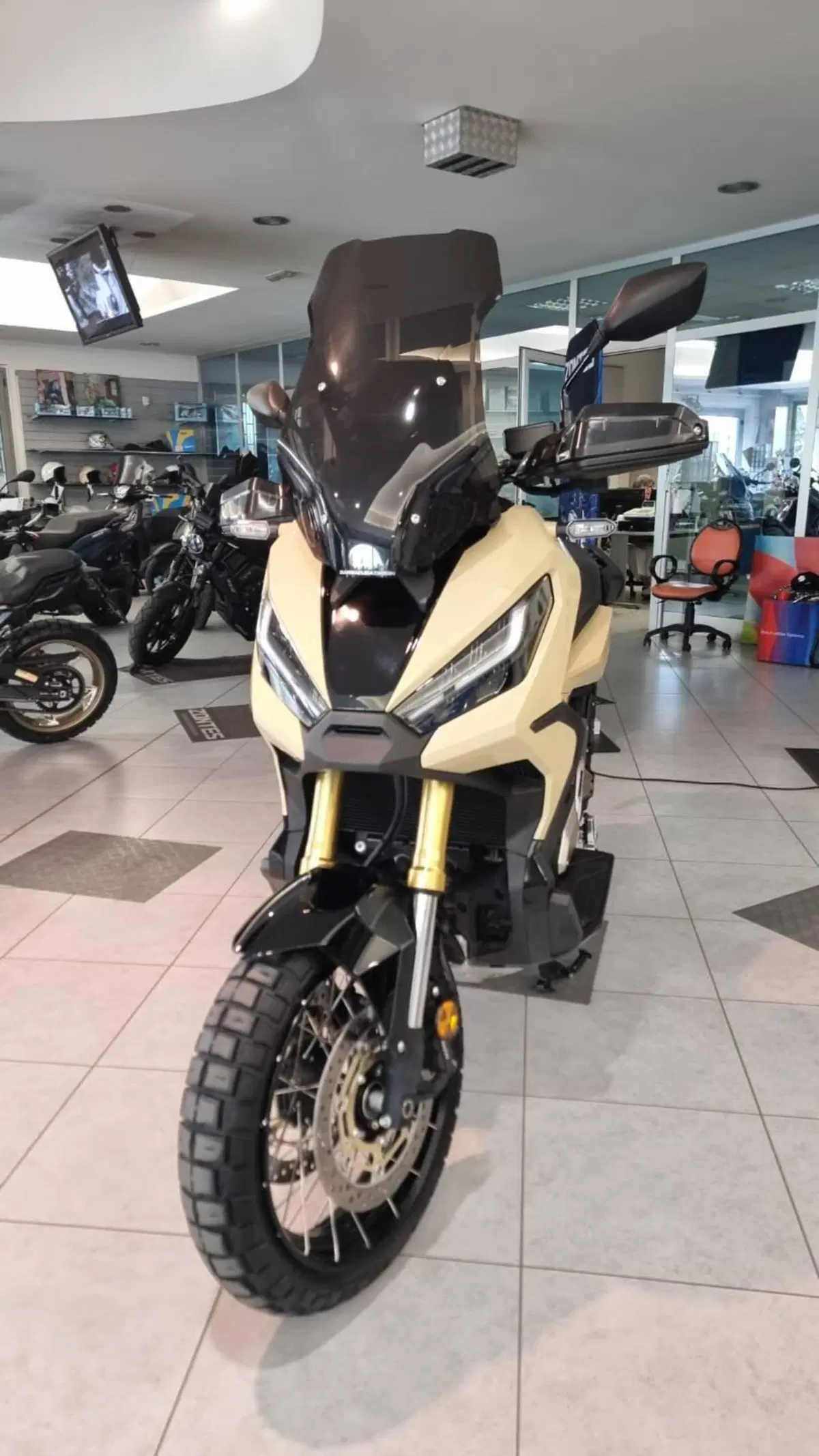 Honda X-ADV 750 DCT (2021 - 24) (2)