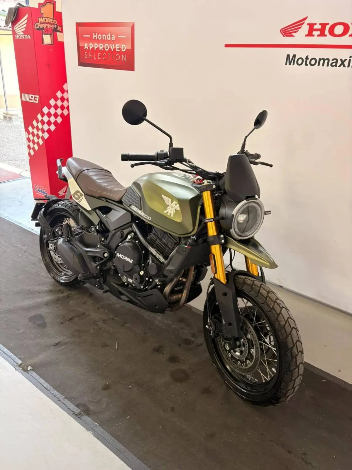 Moto Morini SEIEMMEZZO SCR (2022 - 26) (3)