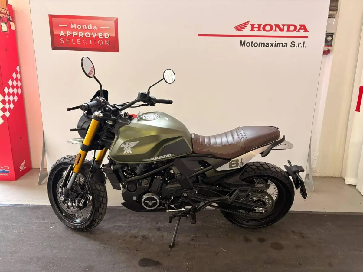 Moto Morini SEIEMMEZZO SCR (2022 - 26) (4)