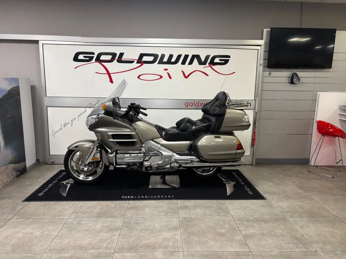 Honda GL 1800 Gold Wing (2000 - 05) (2)