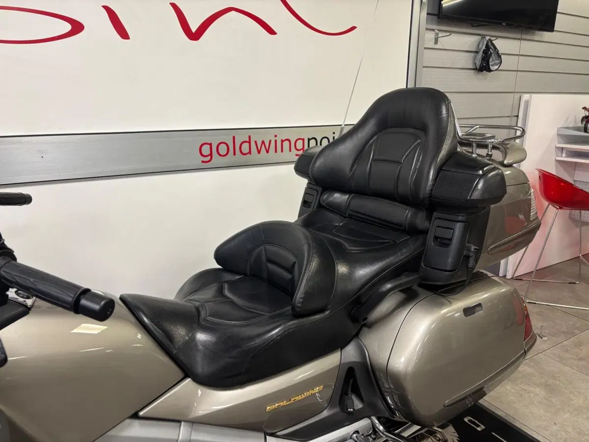 Honda GL 1800 Gold Wing (2000 - 05) (8)