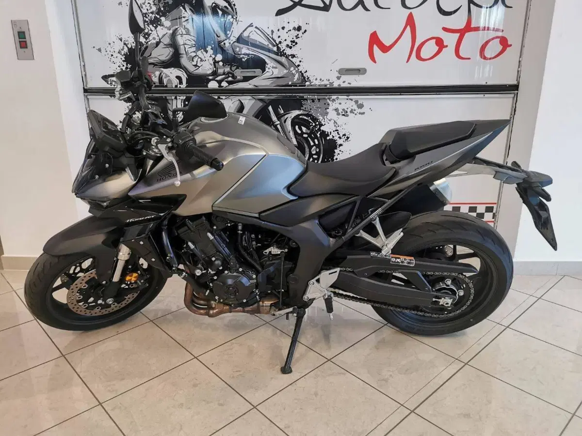 Honda CB 1000 Hornet (2025 - 26)