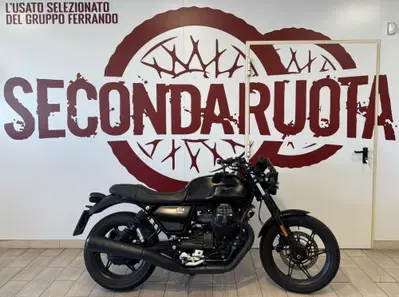 Moto Guzzi V7 Stone (2021 - 24) usata