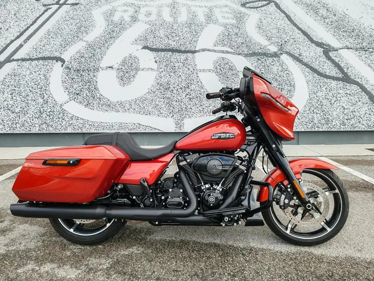 Harley-Davidson Street Glide (2024 - 26)