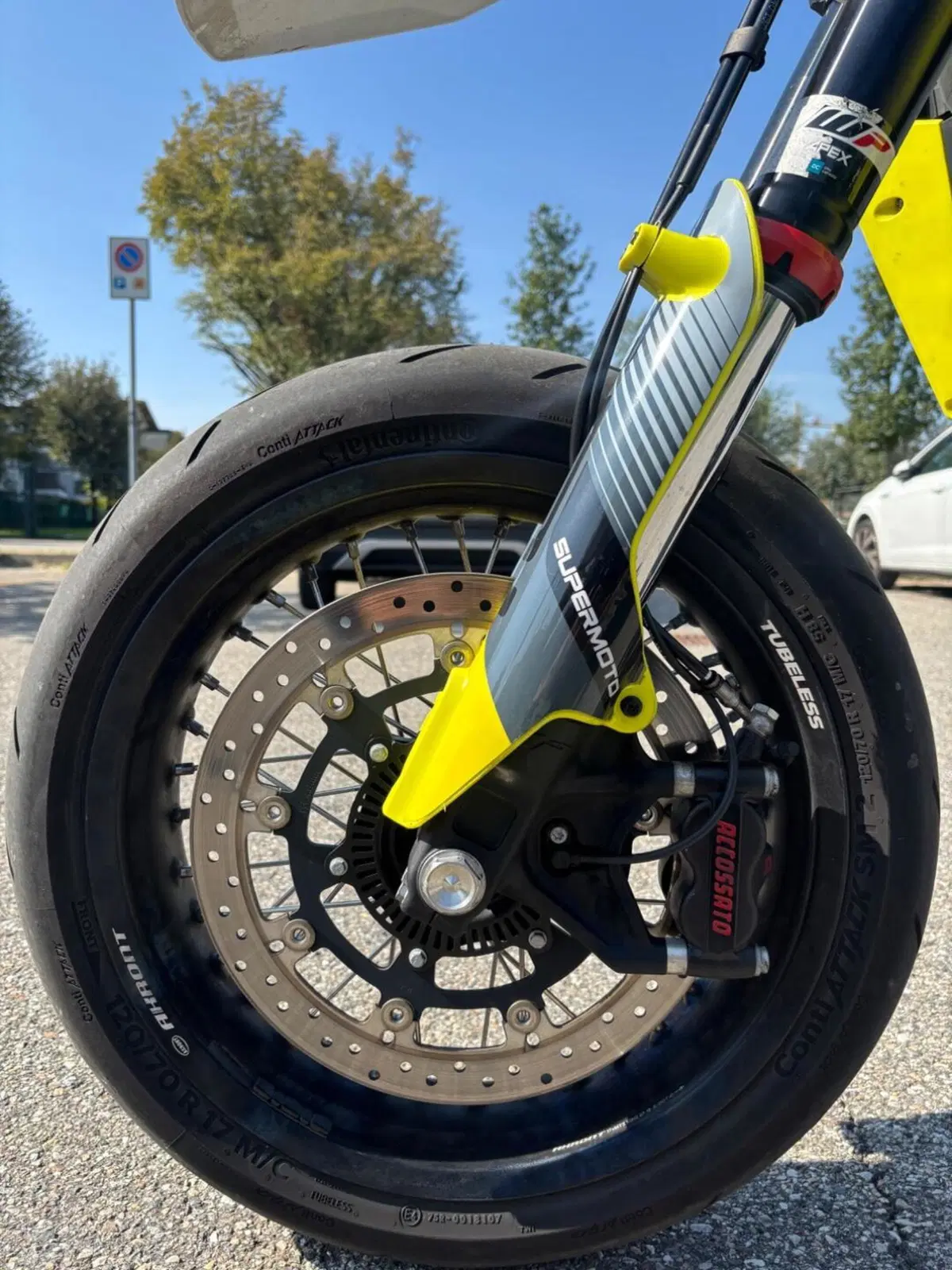Husqvarna 701 Supermoto (2020) (3)
