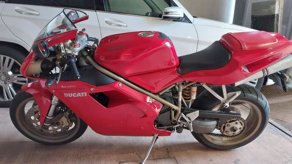 Ducati 748 Biposto (1998 - 03) (2)