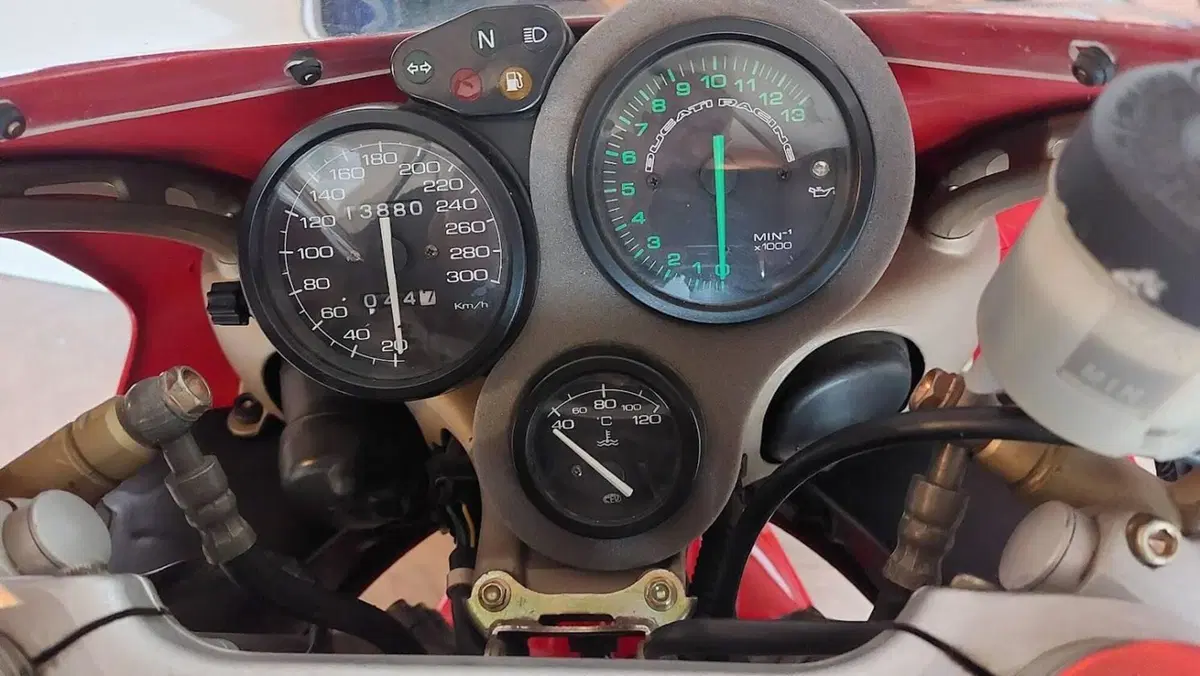 Ducati 748 Biposto (1998 - 03) (3)