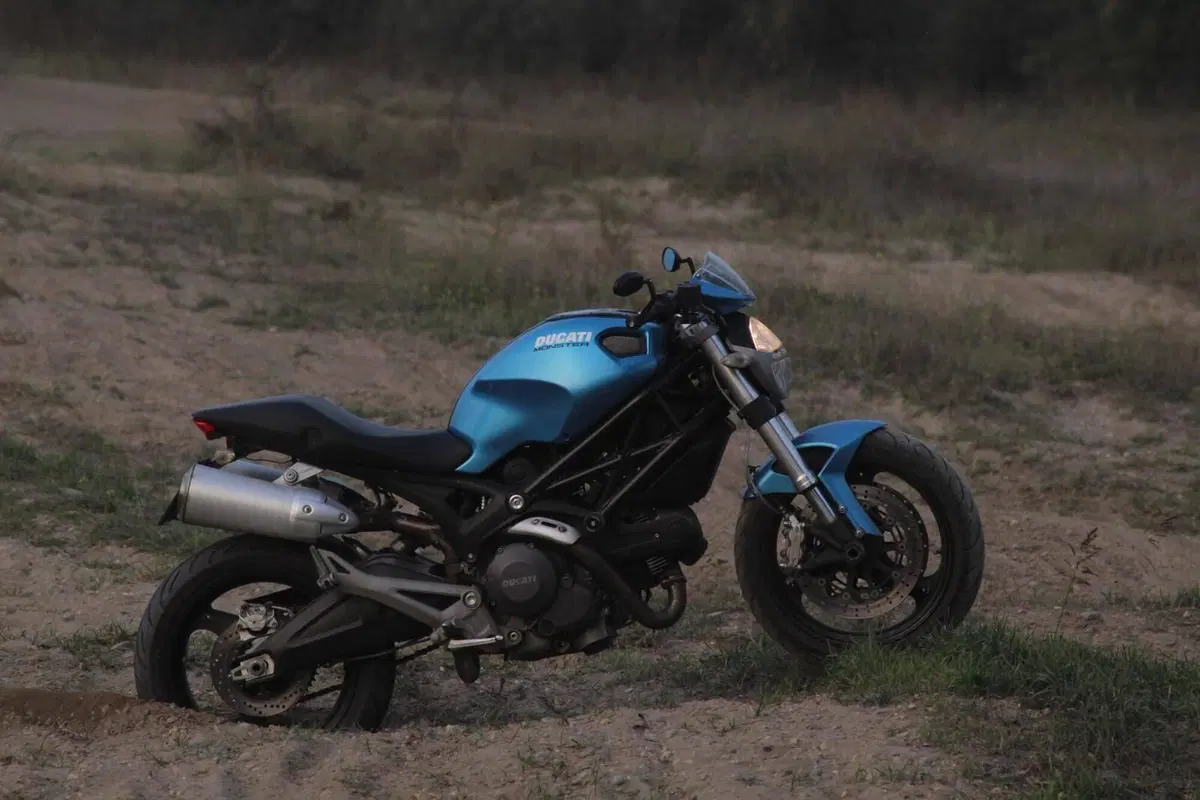 Ducati Monster 696 Plus (2007 - 14) (2)