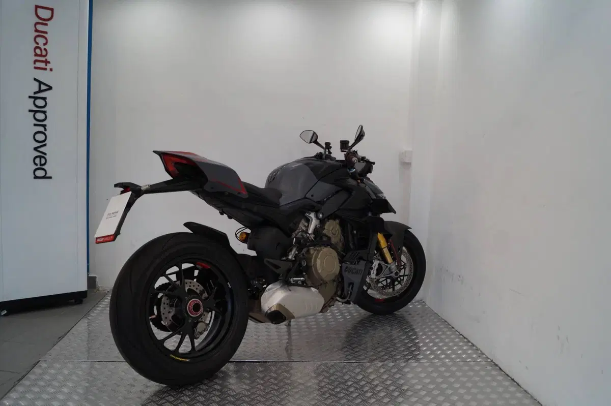 Ducati Streetfighter V4 S (2023 - 24) (4)