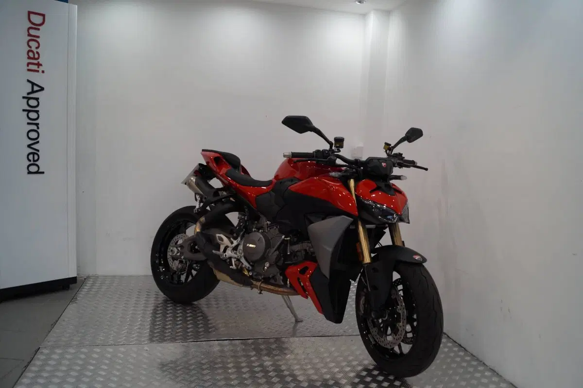 Ducati Streetfighter V2 (2025 - 26)