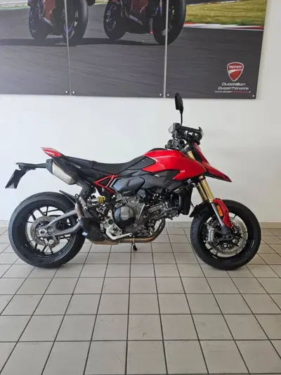 Ducati Hypermotard V2 (2026) usata