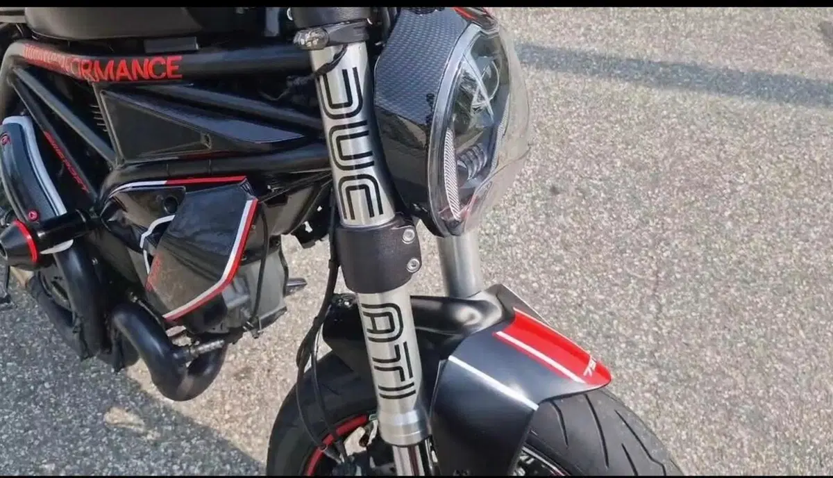 Ducati Monster 797 Plus (2019) (10)