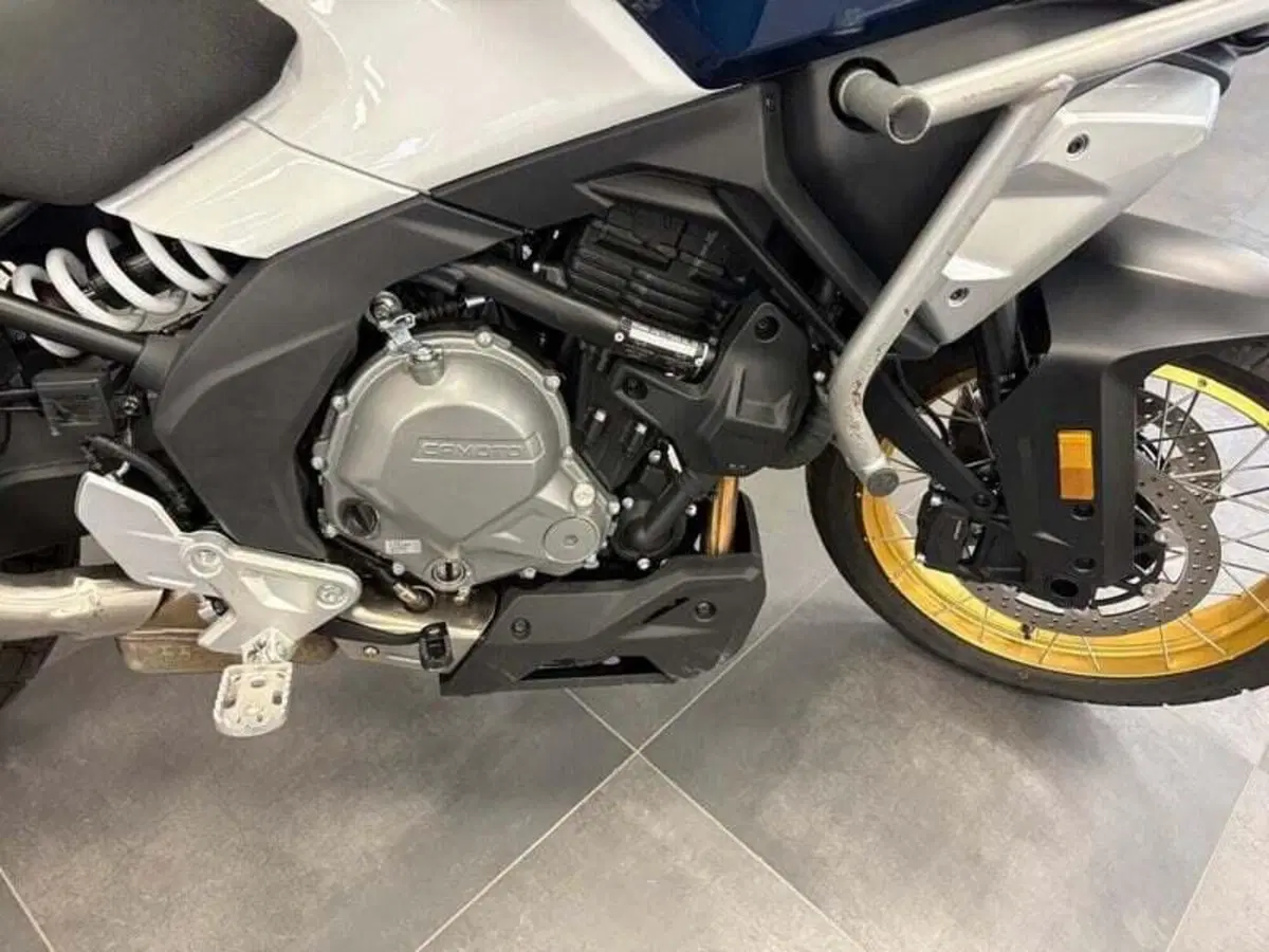 CFMOTO 700MT Adventure (2025 - 26) (7)