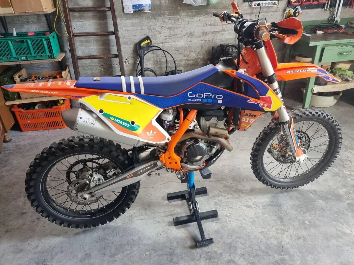 KTM 250 SX-F (2018) (3)