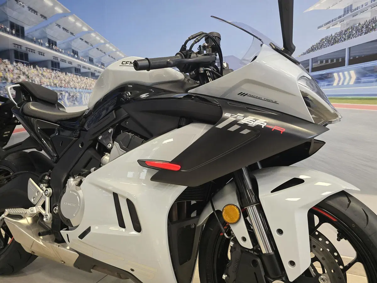 CFMOTO 675SR-R (2025 - 26) (16)