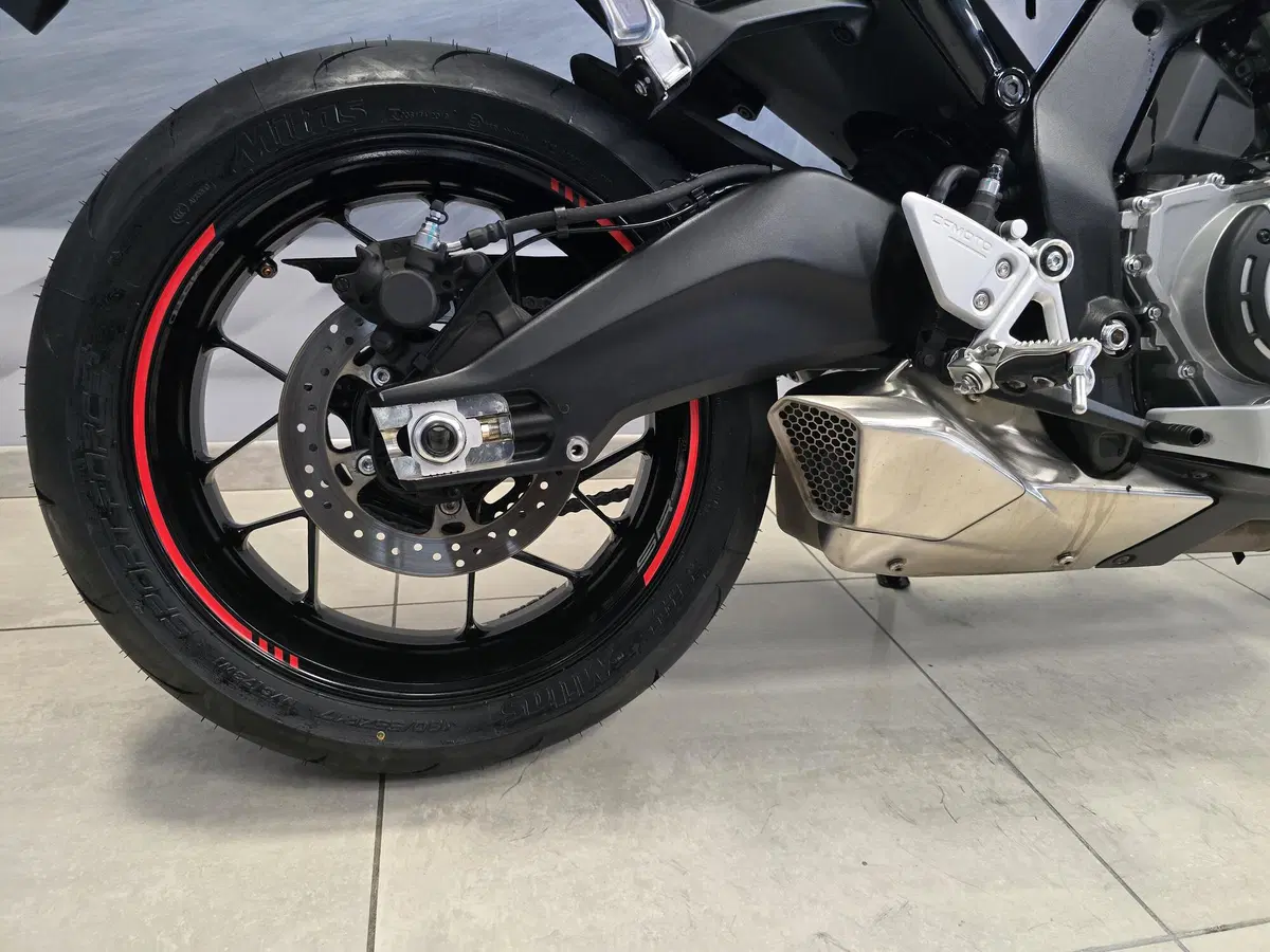 CFMOTO 675SR-R (2025 - 26) (19)