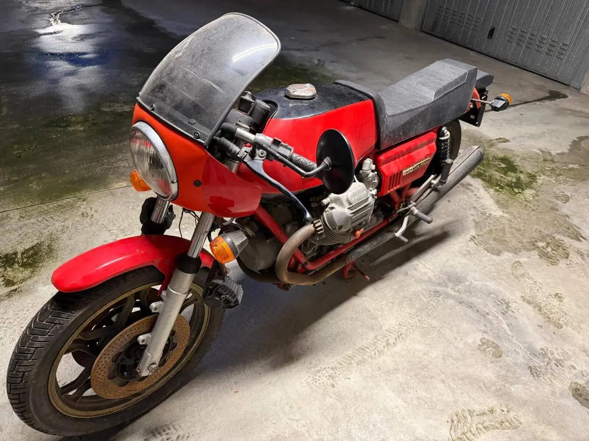 Moto Guzzi Le Mans I (3)