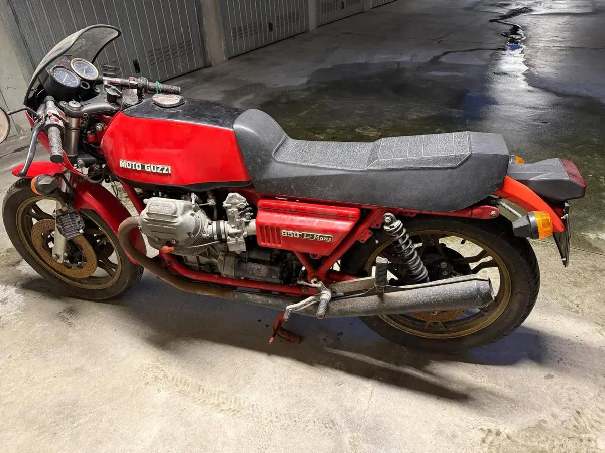 Moto Guzzi Le Mans I (5)