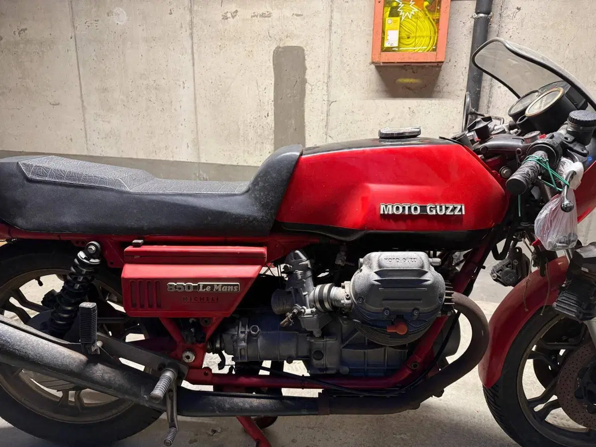 Moto Guzzi Le Mans I (6)