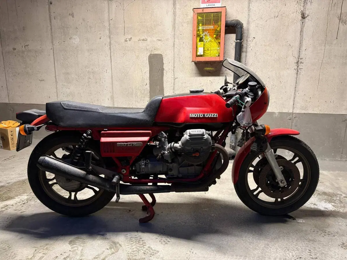 Moto Guzzi Le Mans I (7)