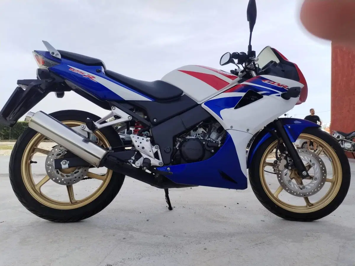 Honda CBR 125 R (2007 - 17) (2)