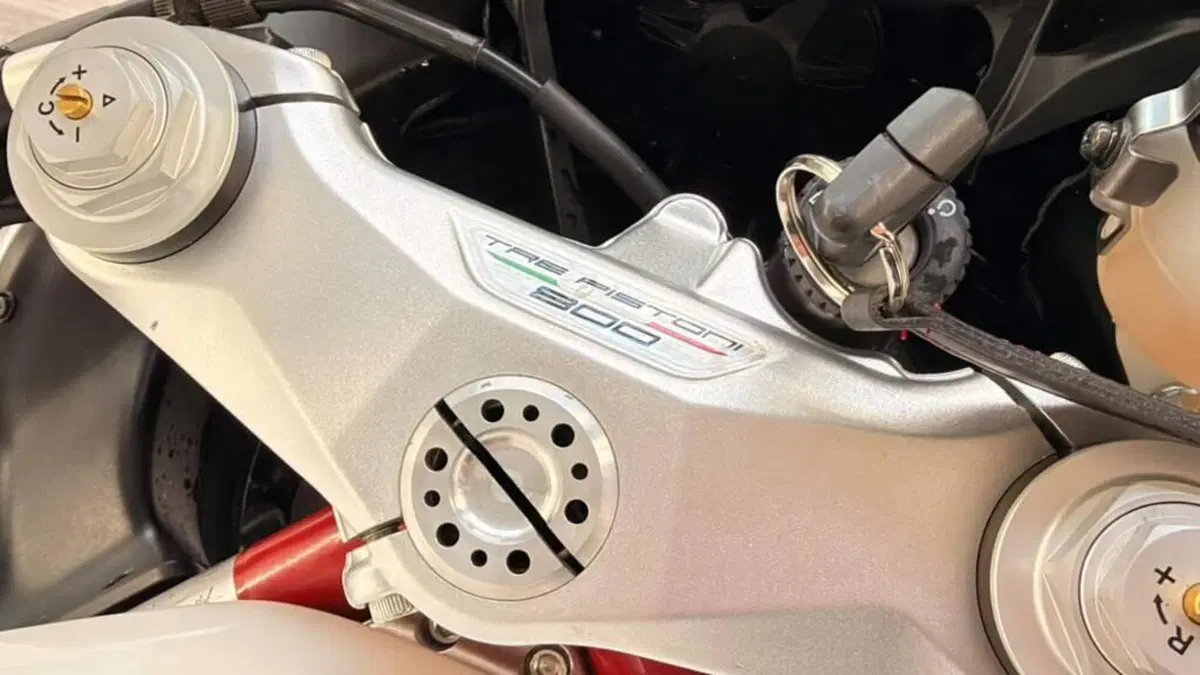 MV Agusta F3 800 EAS (2013 - 15) (6)